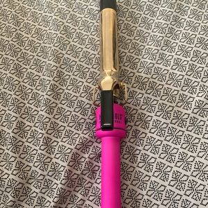 HOT TOOLS 1” ceramic curling iron in hot pink/gold